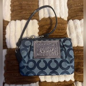 Coach Blue Poppy Jacquard Signature Wristlet NWOTS!